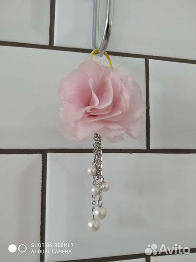 Красивая новая заколка на выпускной в школу, садик