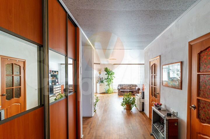 2-к. квартира, 73 м², 1/9 эт.