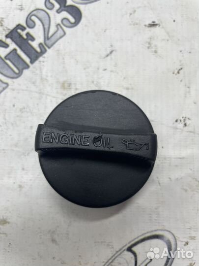 Крышка масленая Toyota noah