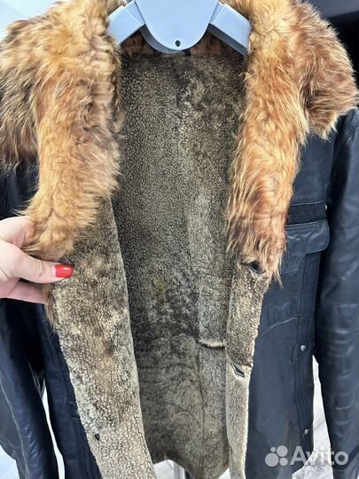Кожаная куртка с мехом волка зимняя