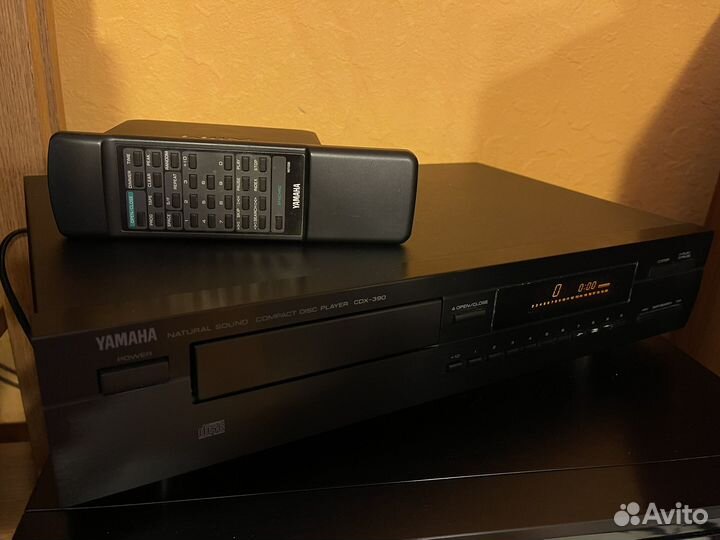 CD плеер yamaha CDX-390