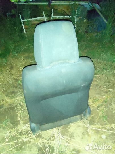 Автомобильное сиденье от иномарки