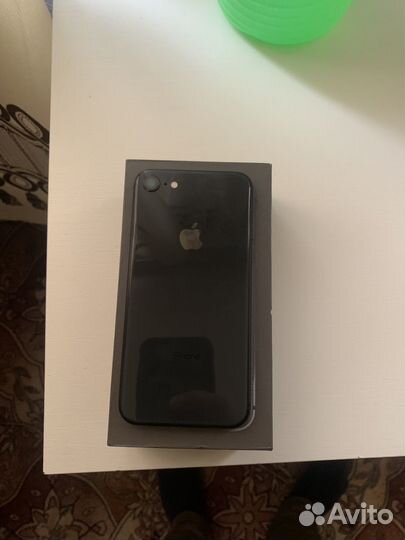 iPhone 8, 64 ГБ
