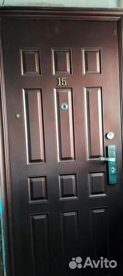 Дверь входная металлическая б/у