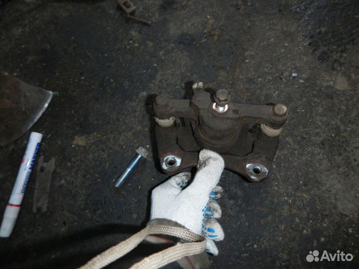 Суппорт тормозной задний правый Chevrolet Lacetti