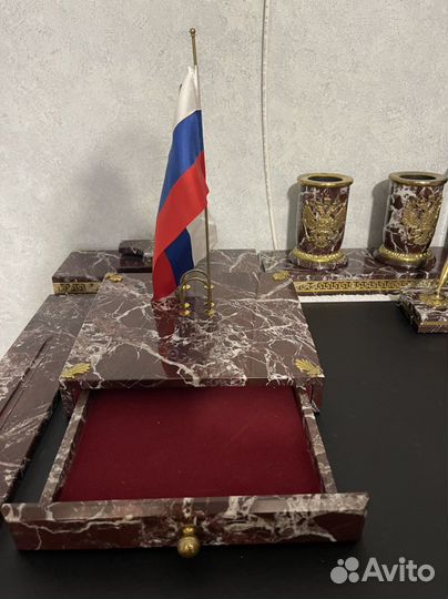 Письменный набор «Версаче»красный мрамор