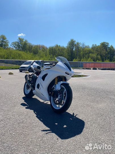 Мотоцикл Yamaha R6