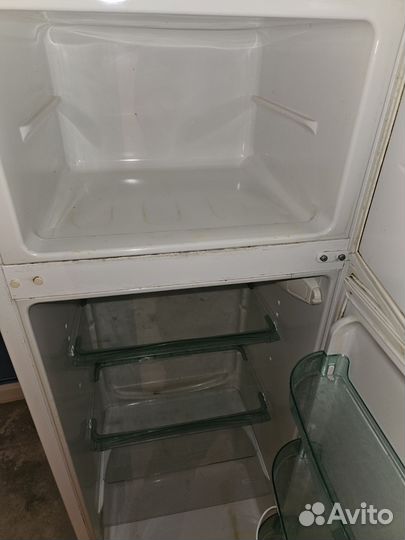 Холодильник snaige