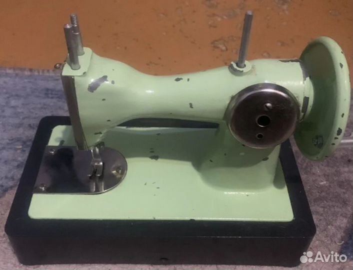 Детская швейная машинка СССР дшм1В