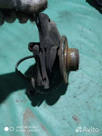 Кулак поворотный передний правый Opel Omega B