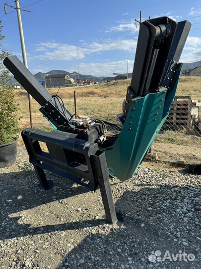 Пересадчик саженцев на мини погрузчик