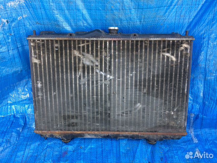 Радиатор охлаждения Mitsubishi Carisma МКПП