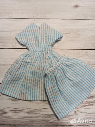 Платье для кукол формата Барби