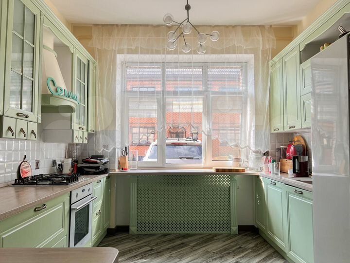 Таунхаус 240 м² на участке 4 сот.