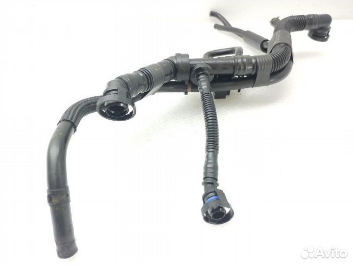 Трубка вентиляции картерных газов Volkswagen Golf