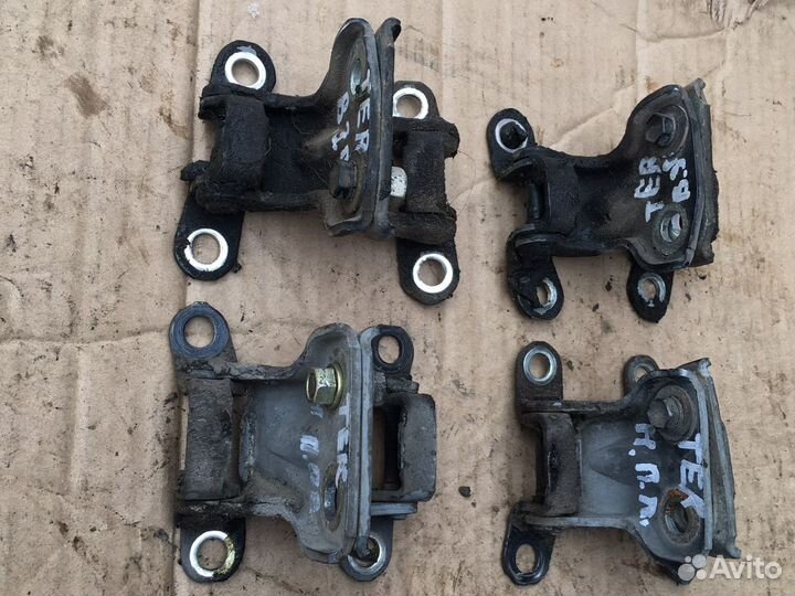 Петля дверная Дайхатсу Териос 1