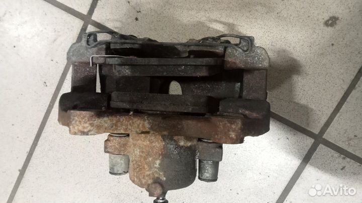 Передний правый тормозной суппорт Астра Н