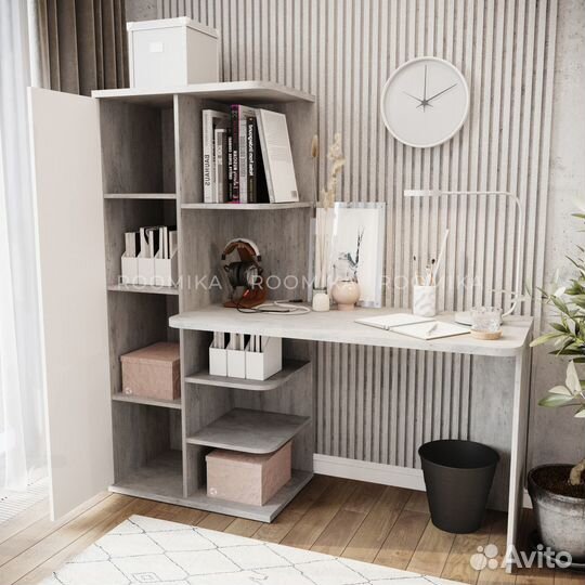 Рабочий стол со стеллажом
