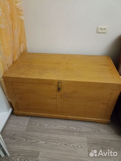 Сундук деревянный