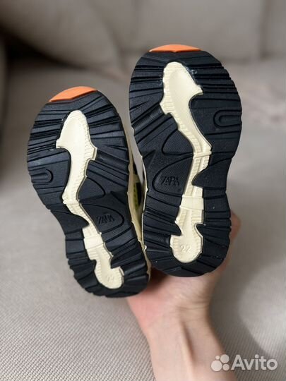 Кроссовки детские Zara 22