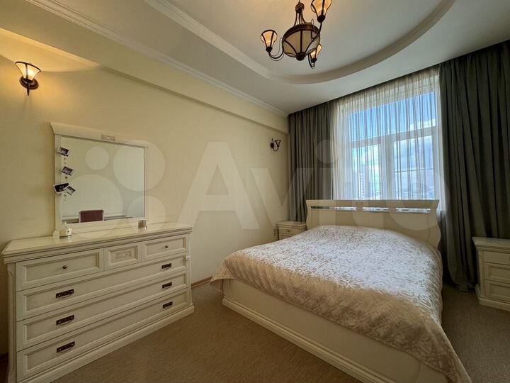 2-к. квартира, 65 м², 8/10 эт.