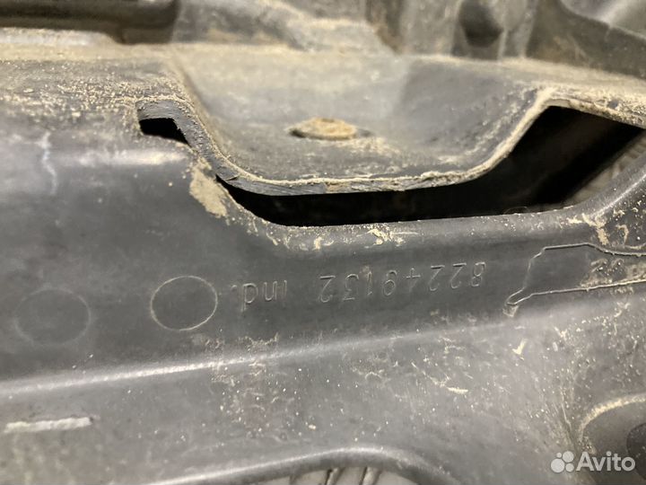 Корпус подножки левый (в сборе) Volvo 82249132