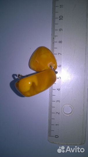 Брошь янтарь