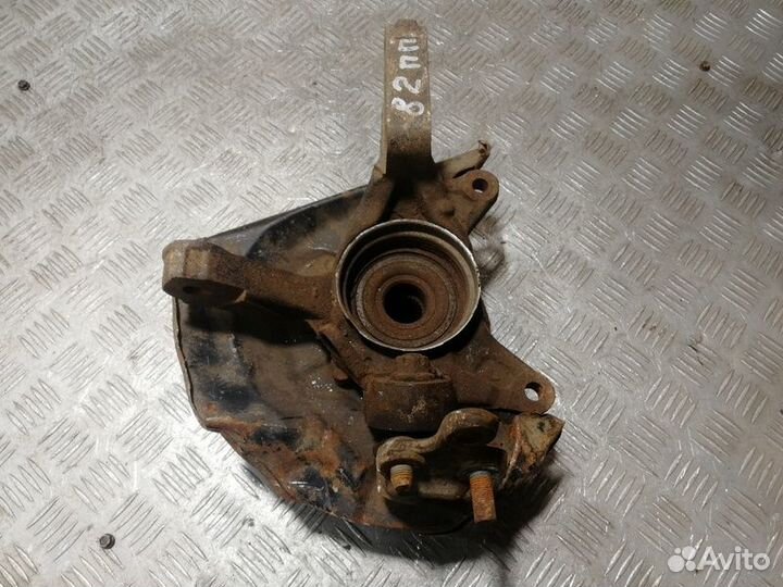 Кулак поворотный передний левый Lexus Rx 1998 2003