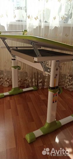 Детский стол