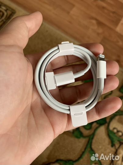 Зарядное устройство на iPhone оригинал