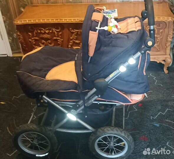Прогулочная коляска