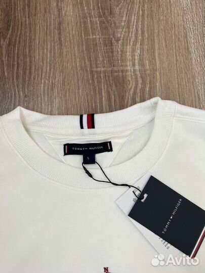 Свитшот на фоисе Tommy Hilfiger