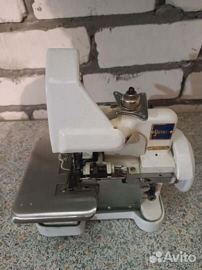 Машина швейная оверлок промышленная