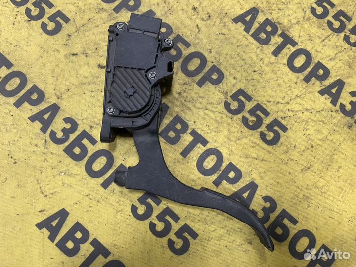 Педаль газа Skoda Fabia 1