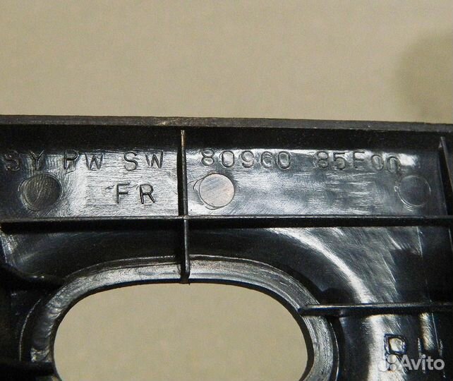 Накладка двери перед. правой Nissan Maxima J30