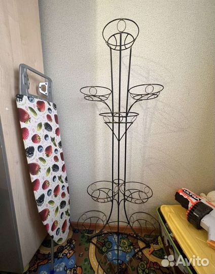 Подставка для цветов под 9