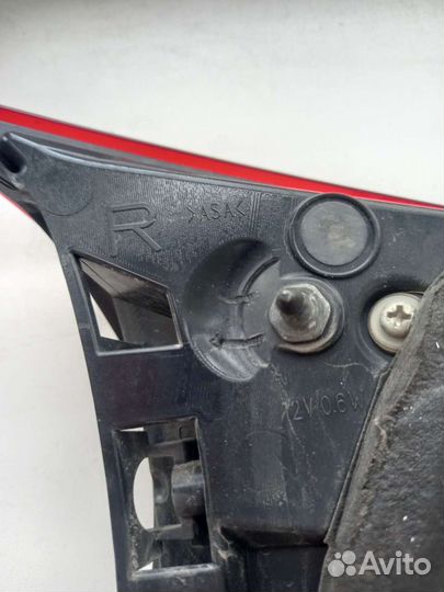 Фонарь в крышку багажника mazda3. 2014год