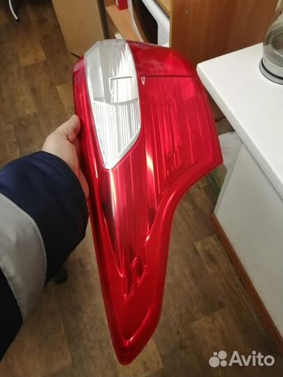 Задний левый фонарь LED форд фокус 3 универсал