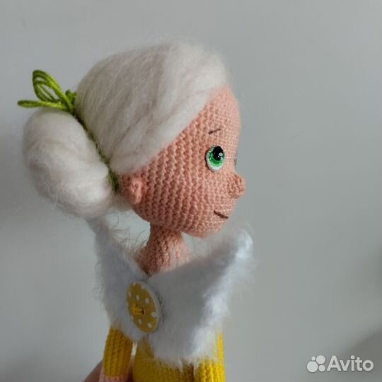 Вязаная кукла ручной работы