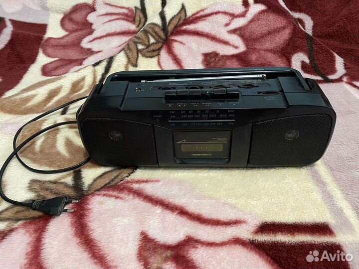 Магнитофон Thompsonic TS-77