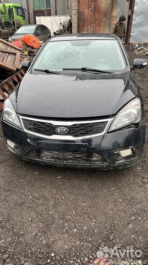 В разборе Kia Ceed ED 2010 г 1.4л МКПП