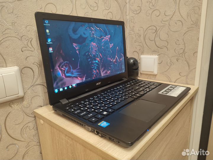 Ноутбук стильный, удобный Acer