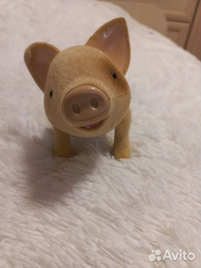 Интерактивная свинка Голди