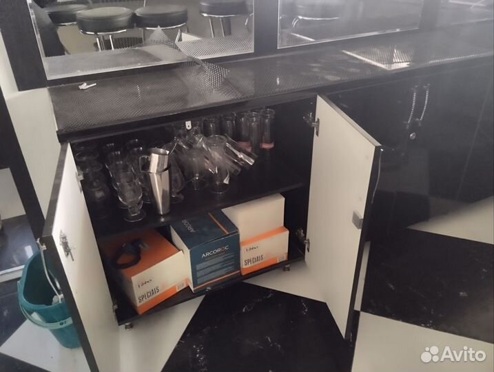 Барная стойка с мойкой