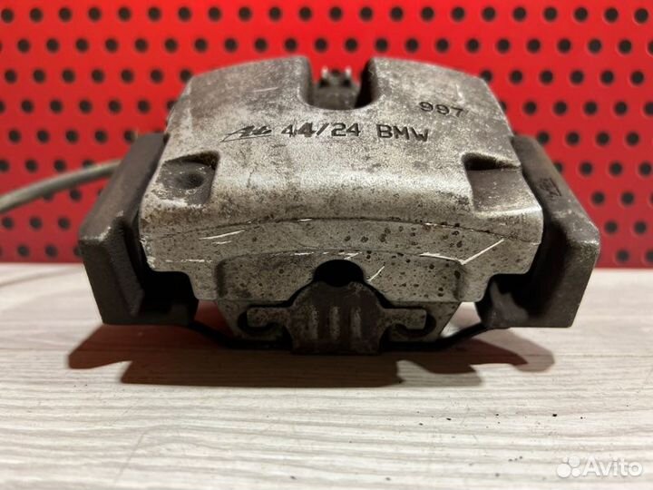 Суппорт задний левый Bmw X5 F15 2017