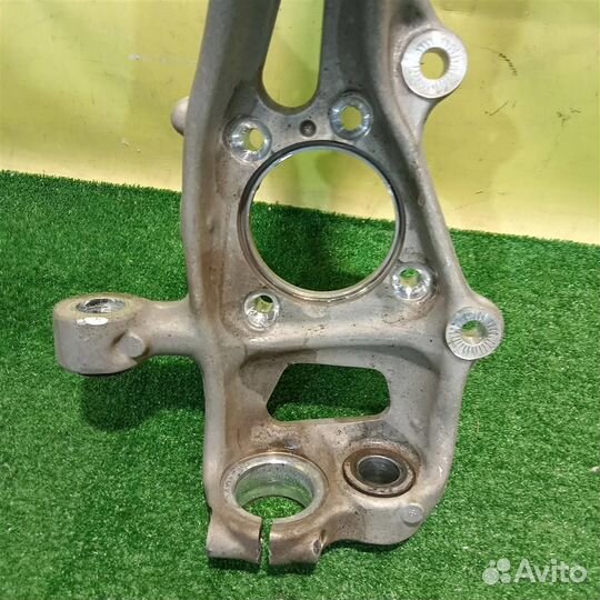 Кулак поворотный передний правый Audi Q7 (4M) 2015