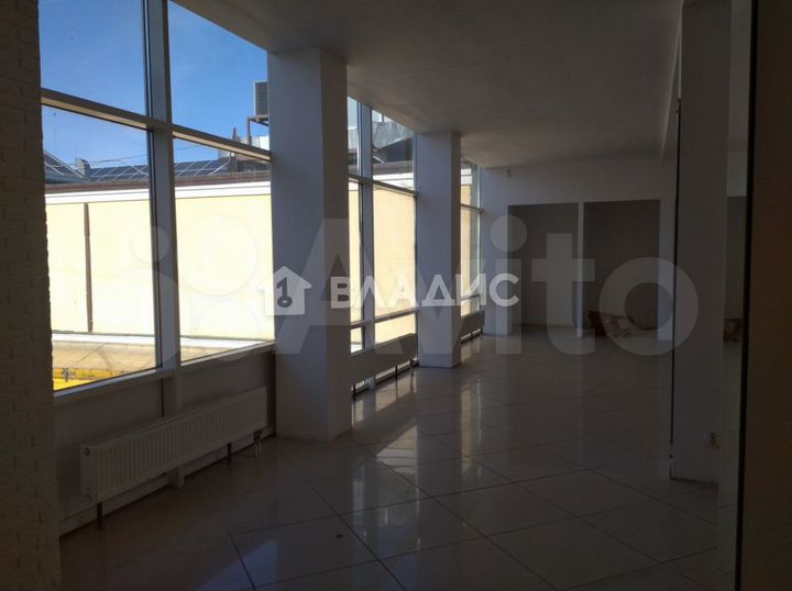 Сдам торговое помещение, 226.2 м²