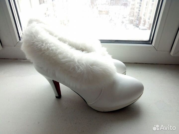 Шуба, ботильоны. Свадьба