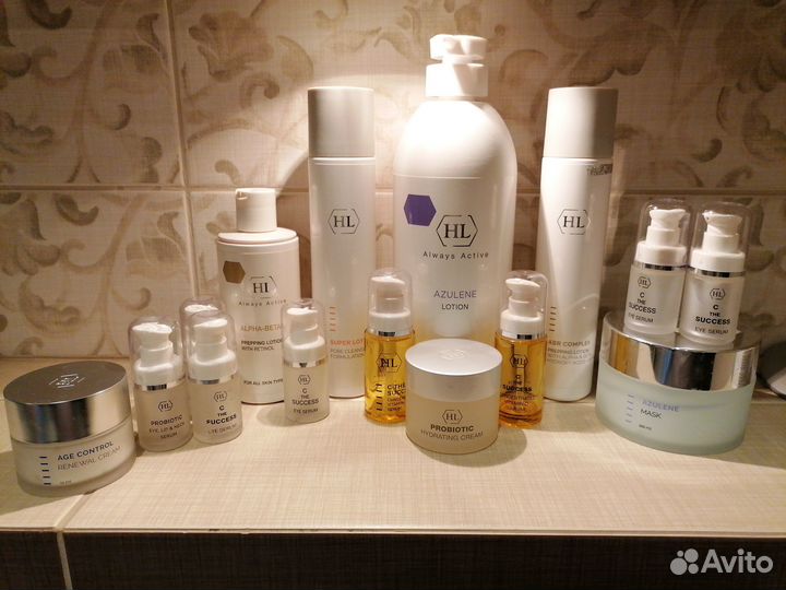 Бутылочки и баночки из под косметики holy land