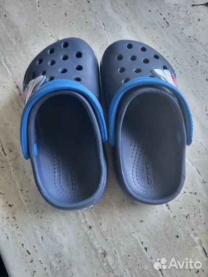 Сабо Crocs SharkLightsClog Акулы C8